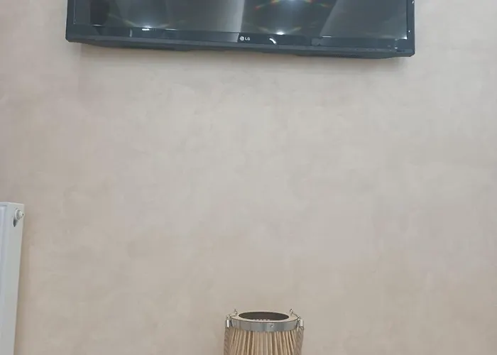 Cozy Renovated Apartment